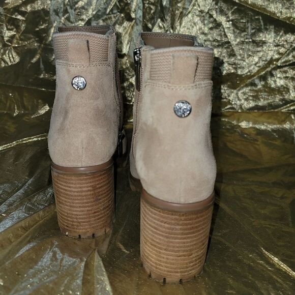 Vince Camuto Women's suede boots - Picture 4 of 6